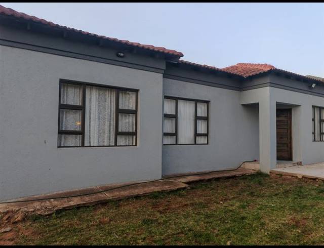 3 BEDROOM HOUSE FOR SALE IN FLORA PARK